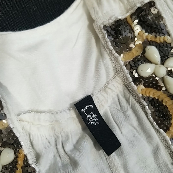 Lette beaded cold shoulder ivory top. Size S - Picture 7 of 13